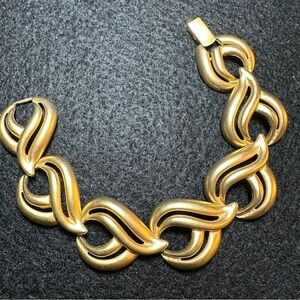 Erwin Pearl Vintage Matte Gold Bracelet